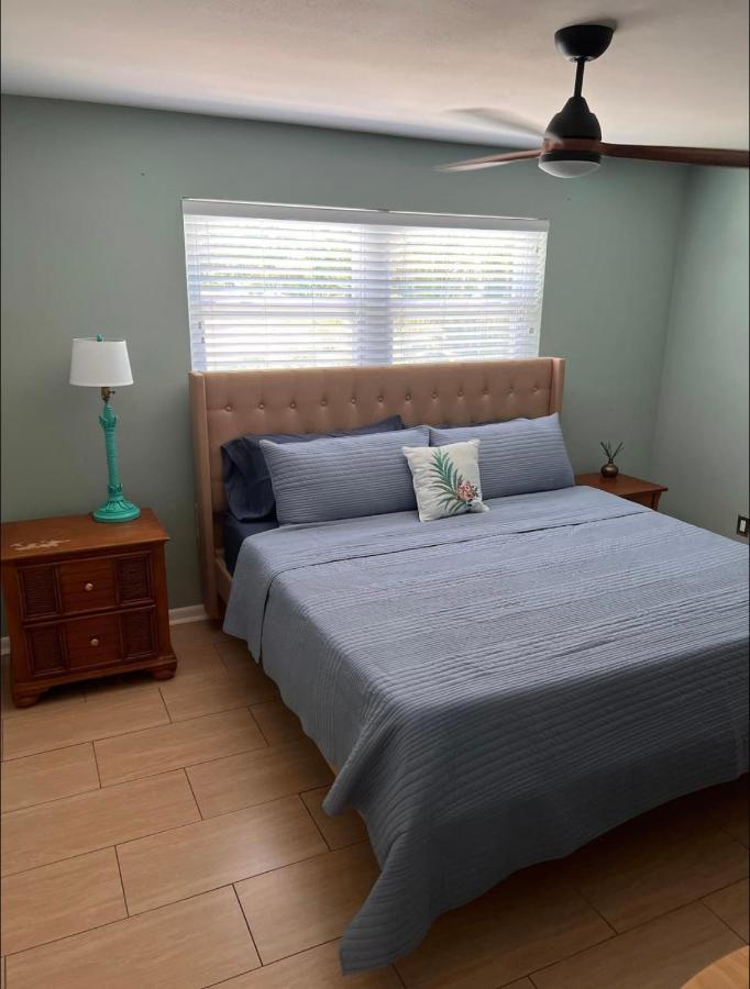 Cheerful Home With One Bedroom ケープコーラル エクステリア 写真