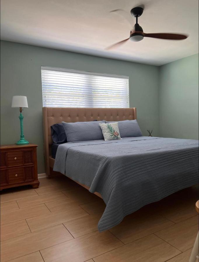 Cheerful Home With One Bedroom ケープコーラル エクステリア 写真