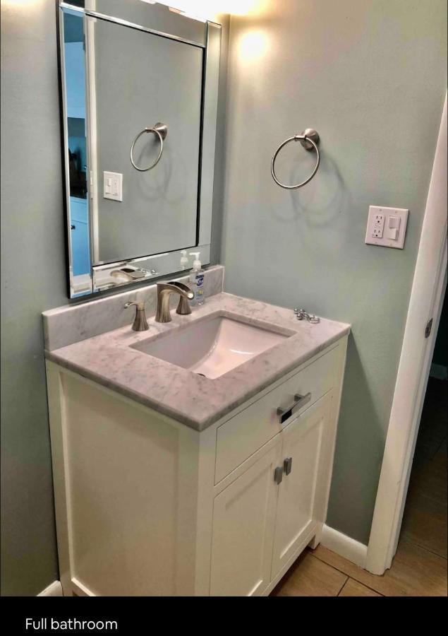Cheerful Home With One Bedroom ケープコーラル エクステリア 写真